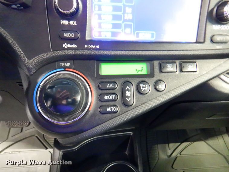 image for item DP4202 2014 Toyota Prius C