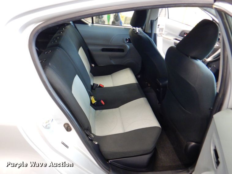 image for item DP4202 2014 Toyota Prius C