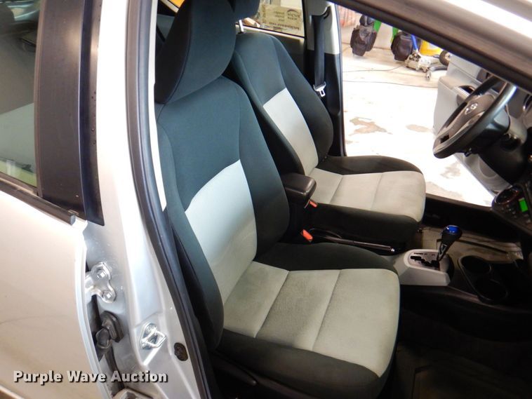 image for item DP4202 2014 Toyota Prius C