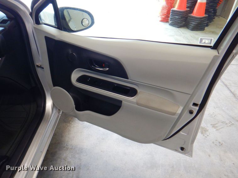 image for item DP4202 2014 Toyota Prius C