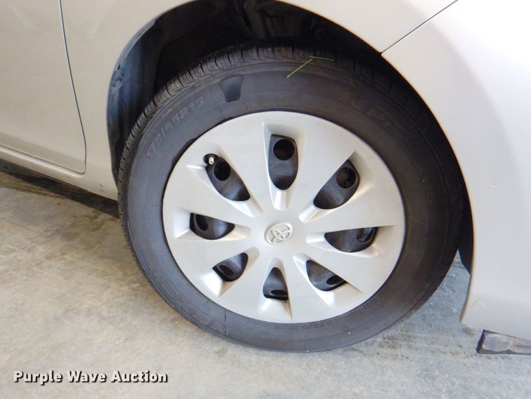 image for item DP4202 2014 Toyota Prius C