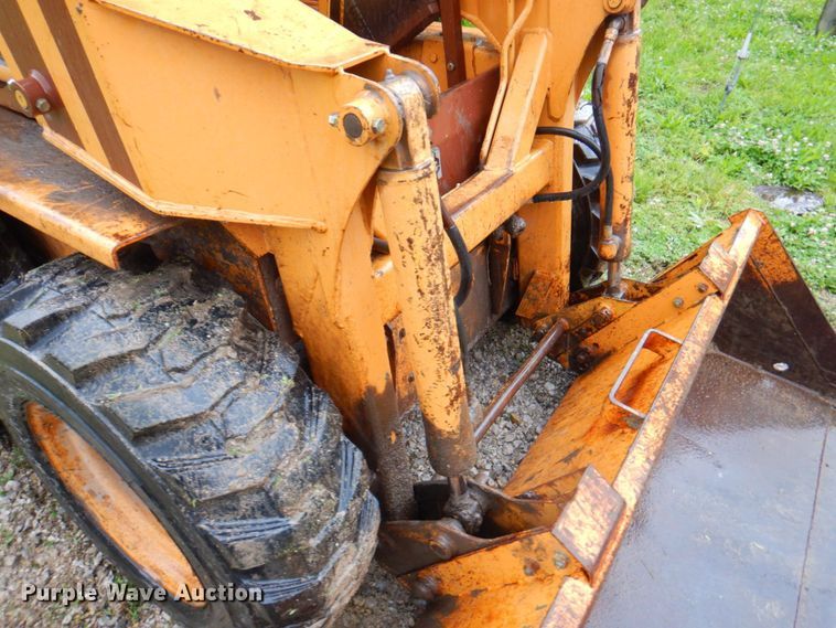 image for item DP4207 1985 Case 1835B  skid steer loader