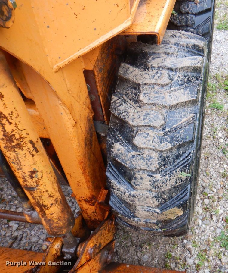 image for item DP4207 1985 Case 1835B  skid steer loader