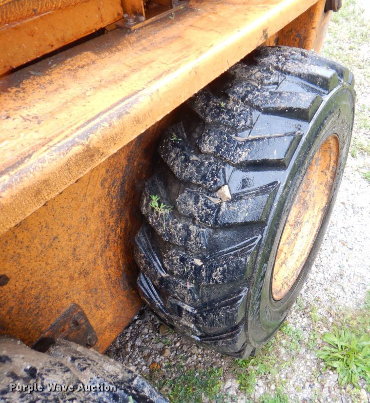 image for item DP4207 1985 Case 1835B  skid steer loader