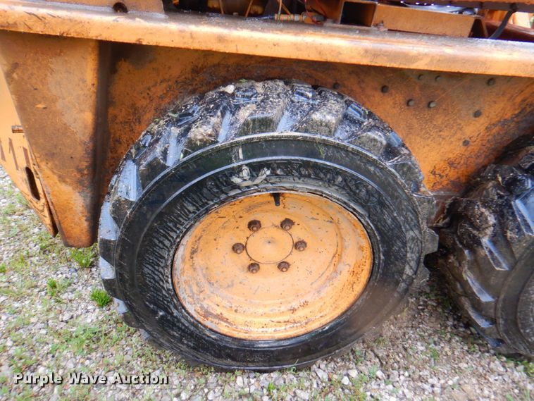 image for item DP4207 1985 Case 1835B  skid steer loader