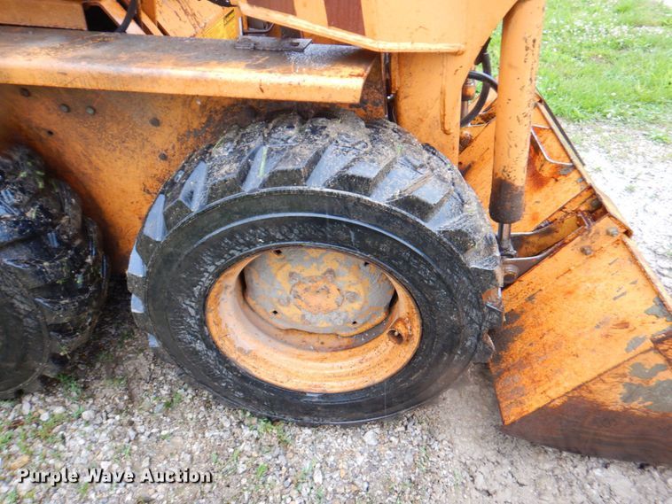image for item DP4207 1985 Case 1835B  skid steer loader