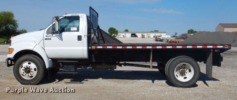 image for item DP5480 2003 Ford F650 Super Duty XL  flatbed truck
