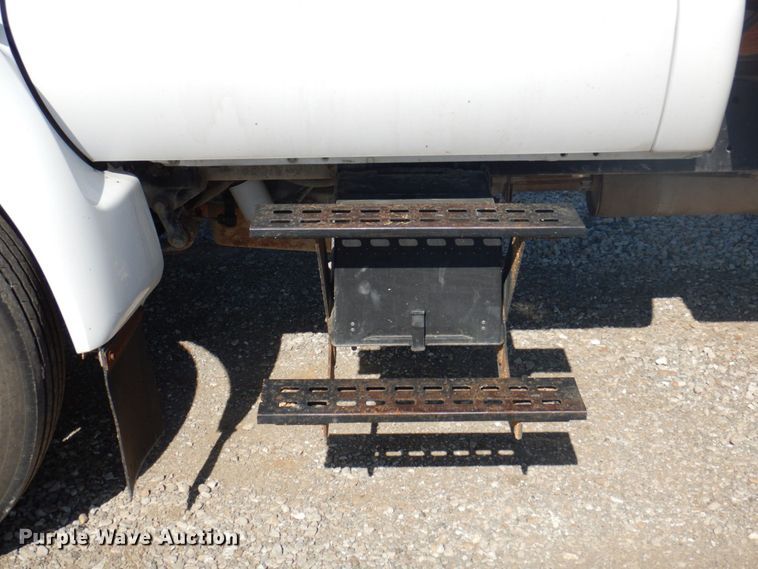 image for item DP5480 2003 Ford F650 Super Duty XL  flatbed truck