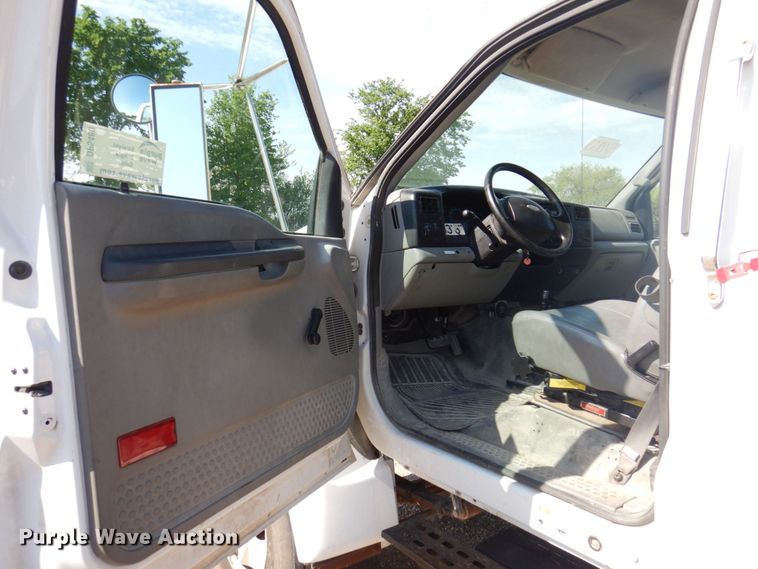 image for item DP5480 2003 Ford F650 Super Duty XL  flatbed truck