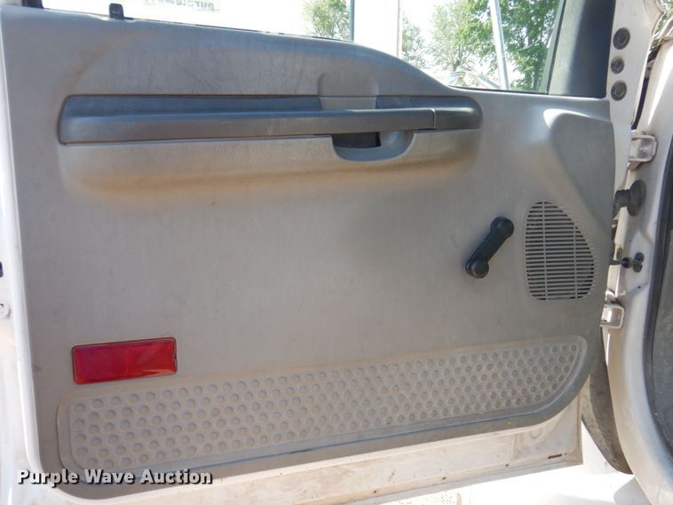 image for item DP5480 2003 Ford F650 Super Duty XL  flatbed truck