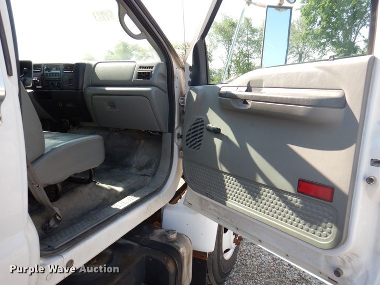 image for item DP5480 2003 Ford F650 Super Duty XL  flatbed truck