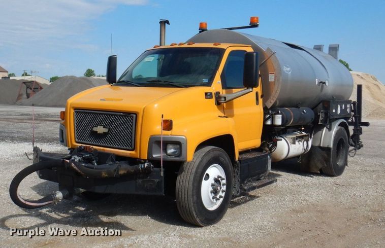 image for item DP5496 2005 Chevrolet C7500  oil distributor truck