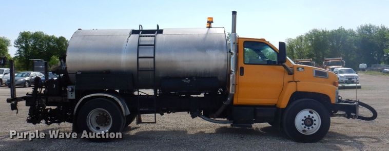 image for item DP5496 2005 Chevrolet C7500  oil distributor truck