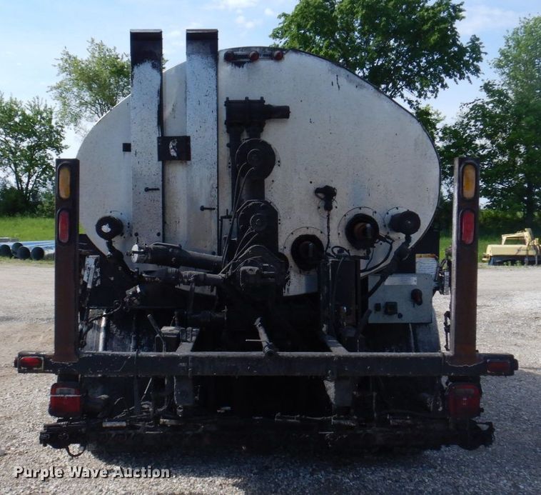 image for item DP5496 2005 Chevrolet C7500  oil distributor truck