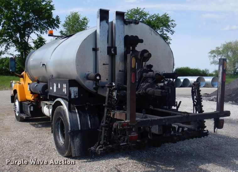 image for item DP5496 2005 Chevrolet C7500  oil distributor truck