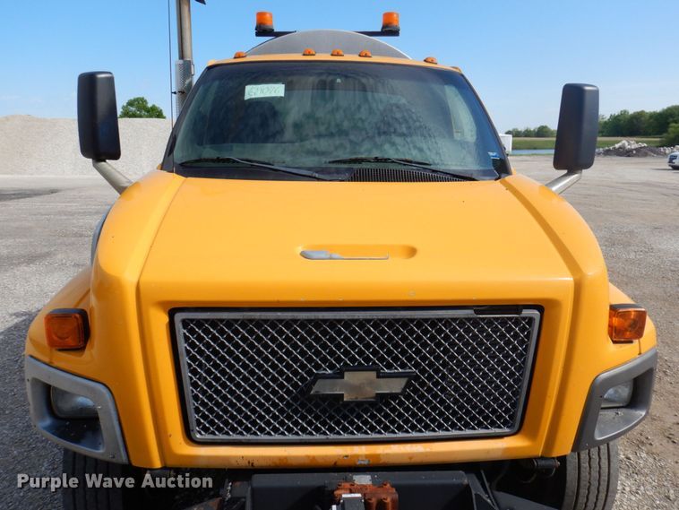 image for item DP5496 2005 Chevrolet C7500  oil distributor truck