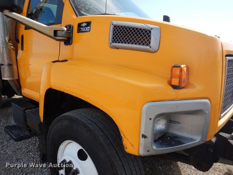 image for item DP5496 2005 Chevrolet C7500  oil distributor truck