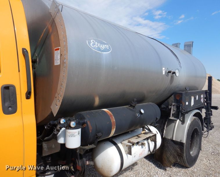 image for item DP5496 2005 Chevrolet C7500  oil distributor truck