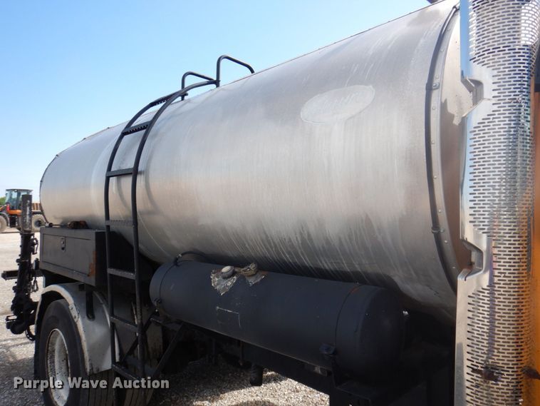 image for item DP5496 2005 Chevrolet C7500  oil distributor truck