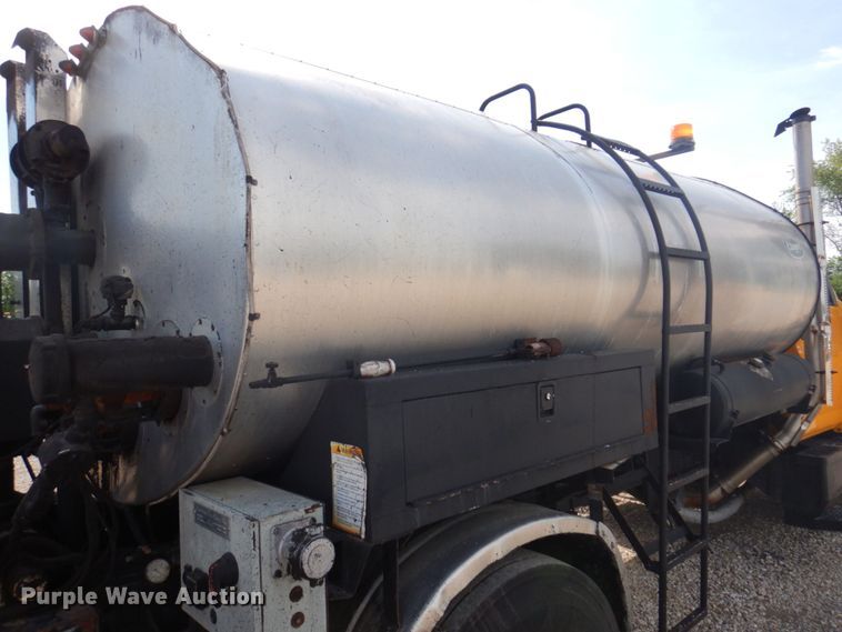 image for item DP5496 2005 Chevrolet C7500  oil distributor truck