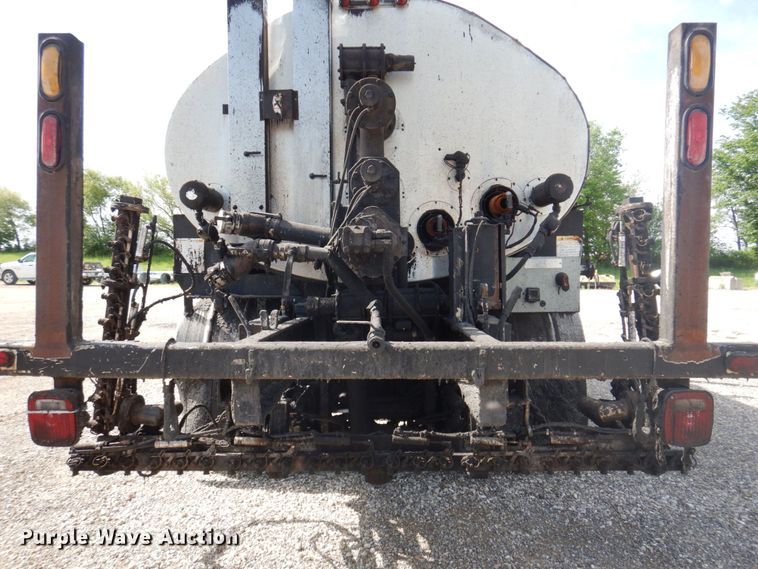 image for item DP5496 2005 Chevrolet C7500  oil distributor truck