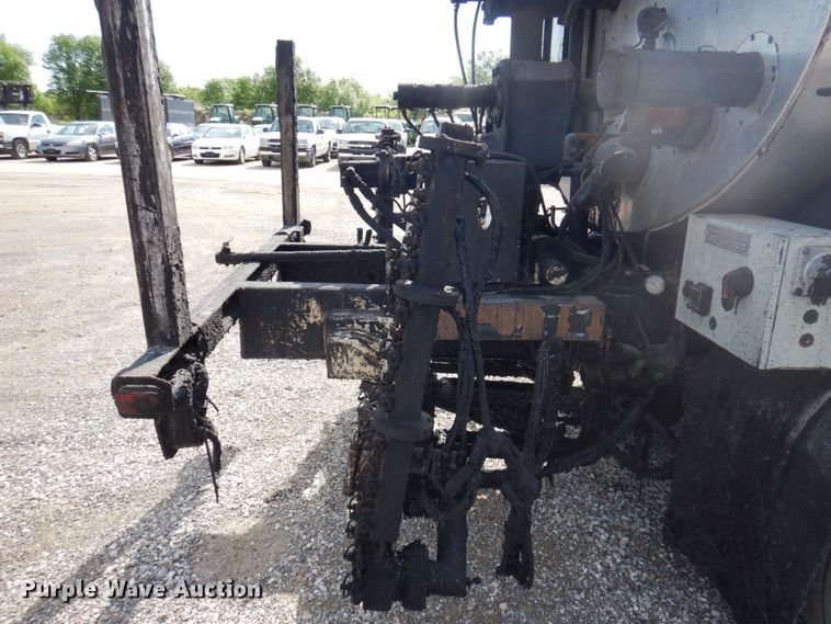 image for item DP5496 2005 Chevrolet C7500  oil distributor truck