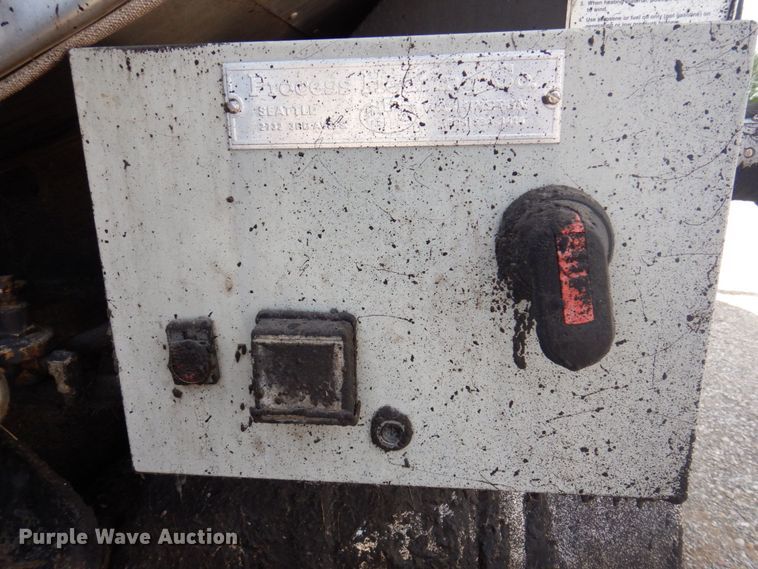 image for item DP5496 2005 Chevrolet C7500  oil distributor truck