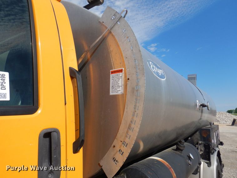 image for item DP5496 2005 Chevrolet C7500  oil distributor truck