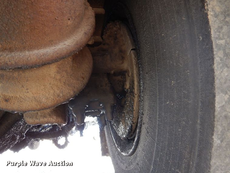 image for item DP5496 2005 Chevrolet C7500  oil distributor truck