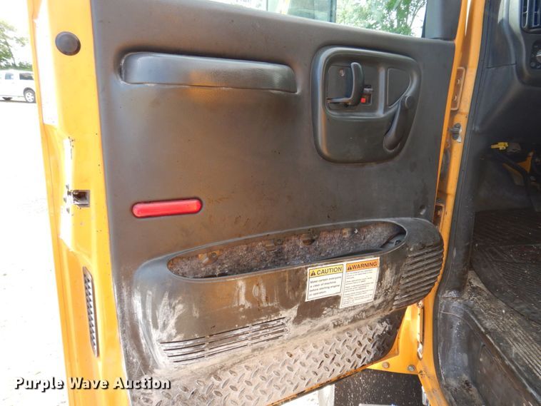 image for item DP5496 2005 Chevrolet C7500  oil distributor truck