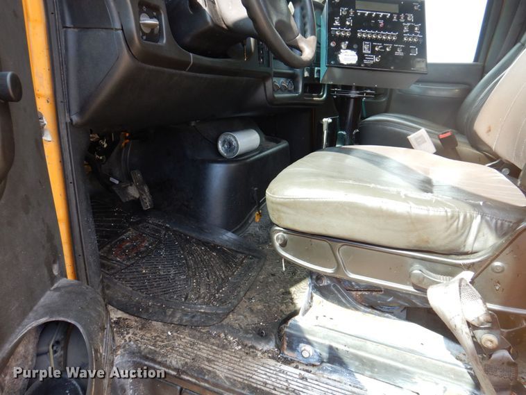 image for item DP5496 2005 Chevrolet C7500  oil distributor truck