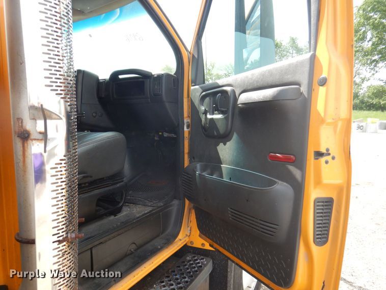 image for item DP5496 2005 Chevrolet C7500  oil distributor truck