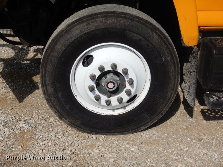 image for item DP5496 2005 Chevrolet C7500  oil distributor truck