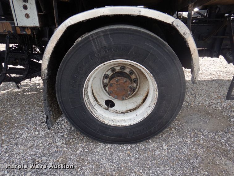 image for item DP5496 2005 Chevrolet C7500  oil distributor truck