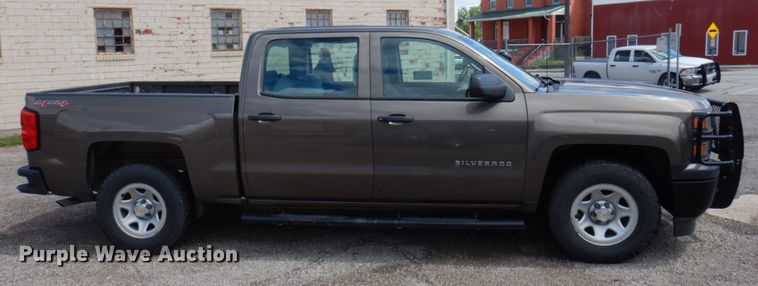 image for item DP5547 2015 Chevrolet Silverado 1500  Crew Cab pickup truck