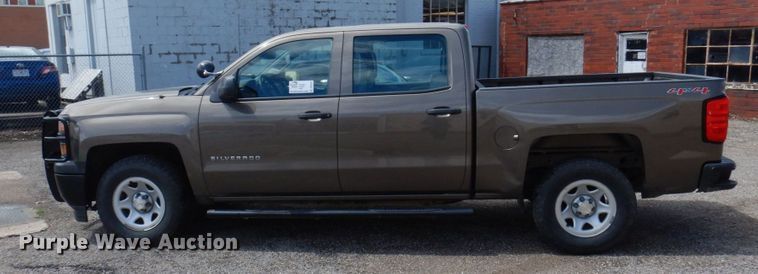 image for item DP5547 2015 Chevrolet Silverado 1500  Crew Cab pickup truck