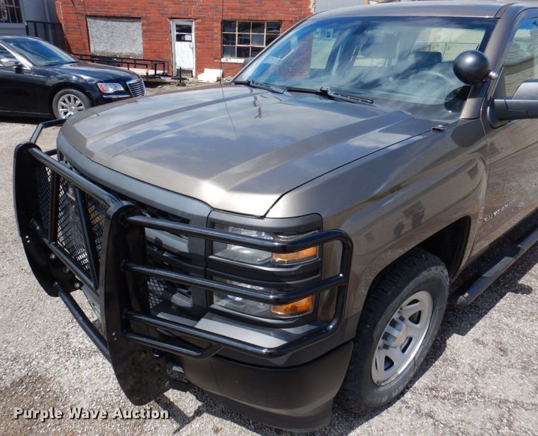 image for item DP5547 2015 Chevrolet Silverado 1500  Crew Cab pickup truck