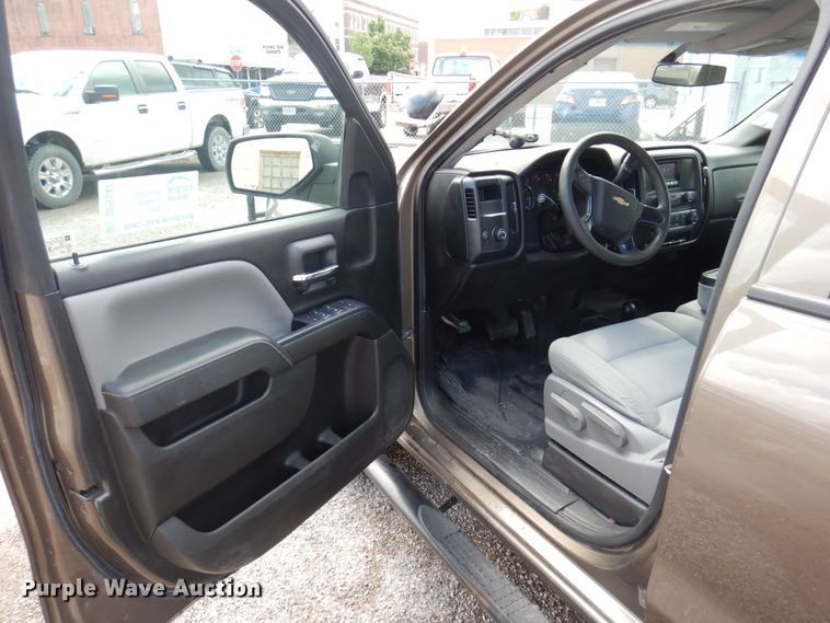 image for item DP5547 2015 Chevrolet Silverado 1500  Crew Cab pickup truck