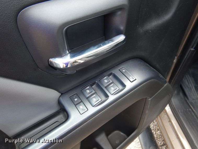 image for item DP5547 2015 Chevrolet Silverado 1500  Crew Cab pickup truck