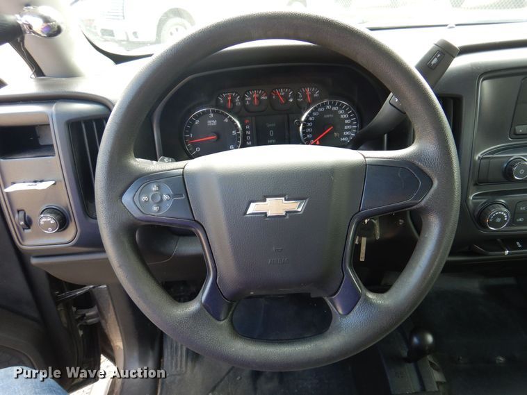 image for item DP5547 2015 Chevrolet Silverado 1500  Crew Cab pickup truck