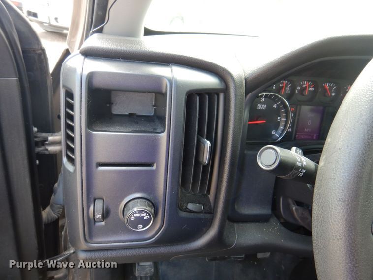 image for item DP5547 2015 Chevrolet Silverado 1500  Crew Cab pickup truck