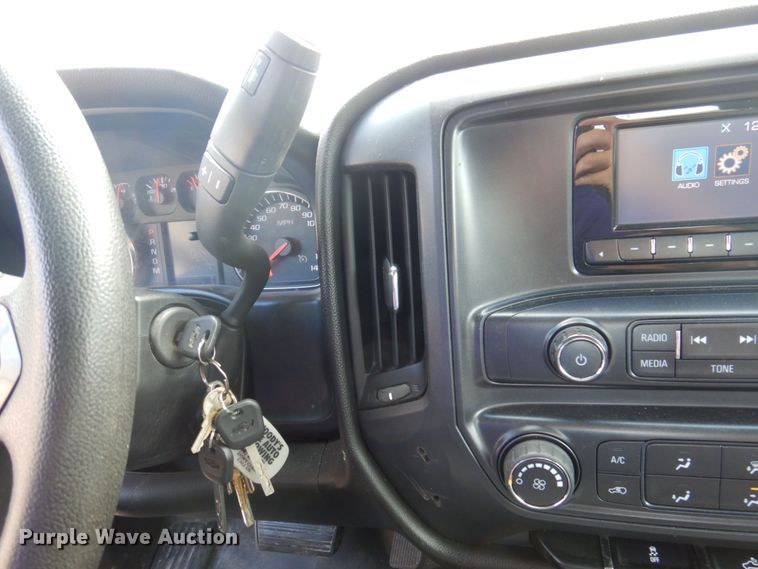 image for item DP5547 2015 Chevrolet Silverado 1500  Crew Cab pickup truck