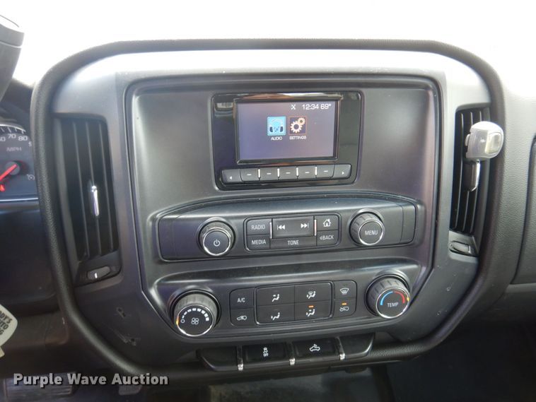 image for item DP5547 2015 Chevrolet Silverado 1500  Crew Cab pickup truck