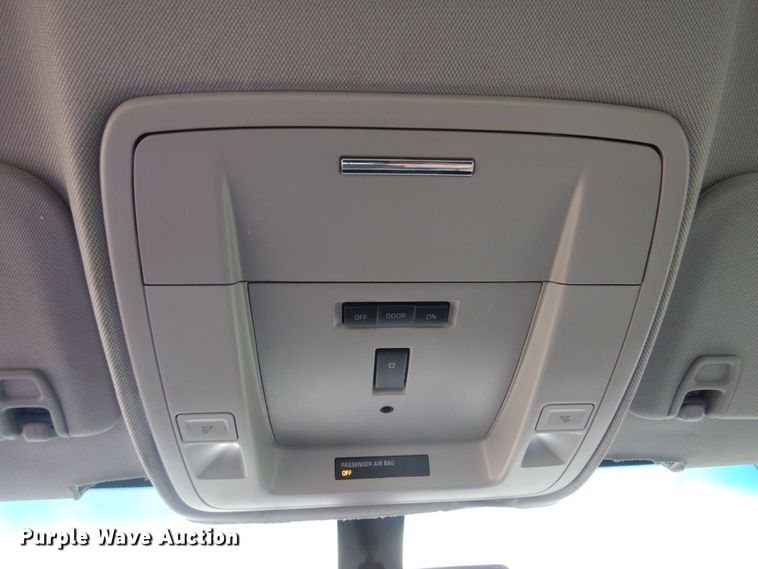 image for item DP5547 2015 Chevrolet Silverado 1500  Crew Cab pickup truck