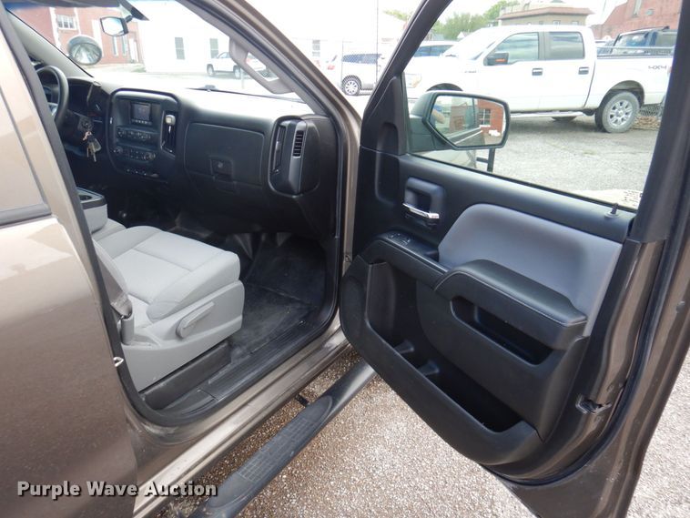 image for item DP5547 2015 Chevrolet Silverado 1500  Crew Cab pickup truck