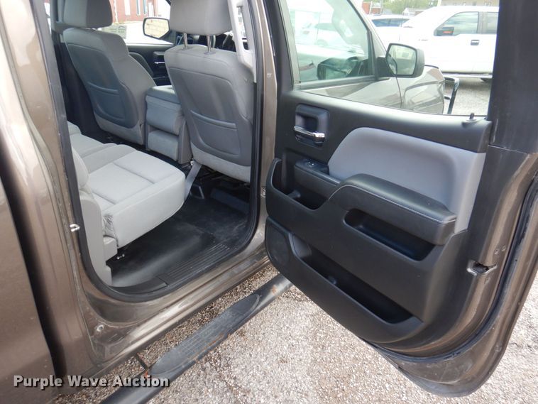 image for item DP5547 2015 Chevrolet Silverado 1500  Crew Cab pickup truck