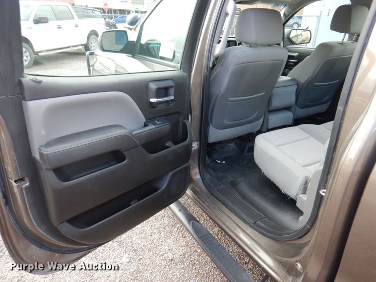 image for item DP5547 2015 Chevrolet Silverado 1500  Crew Cab pickup truck