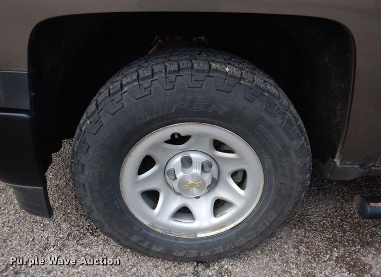 image for item DP5547 2015 Chevrolet Silverado 1500  Crew Cab pickup truck