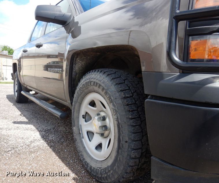 image for item DP5548 2015 Chevrolet Silverado 1500  Crew Cab pickup truck
