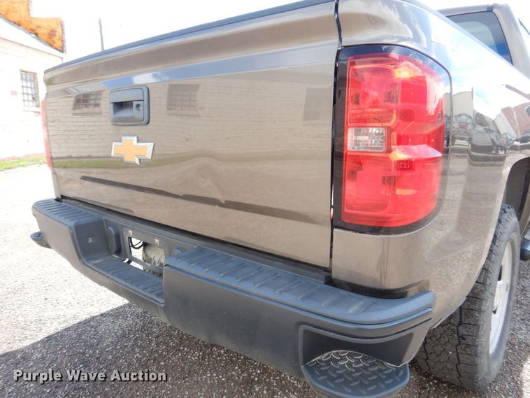 image for item DP5548 2015 Chevrolet Silverado 1500  Crew Cab pickup truck